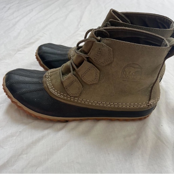 Sorel khaki green rain or snow boots, ankle duck boots - Picture 3 of 4